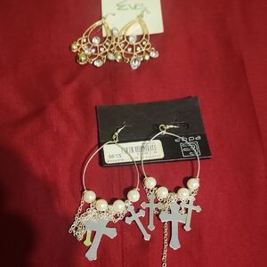 Elegant Silver Cross Earrings with Pearls